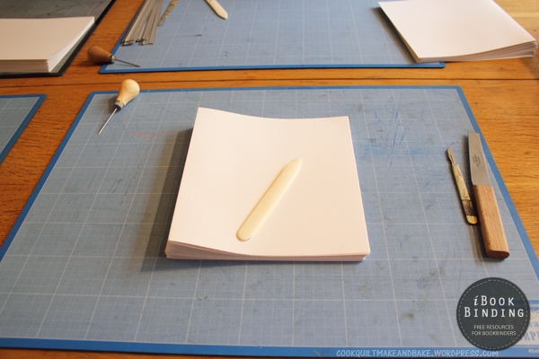 04. Folding the Sheets - iBookBinding - Bookbinding Tutorials & Resources