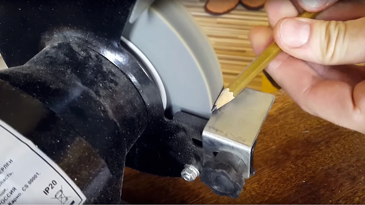 Sharpening-a-Pencil-with-a-Bench-Grinder-iBookBinding