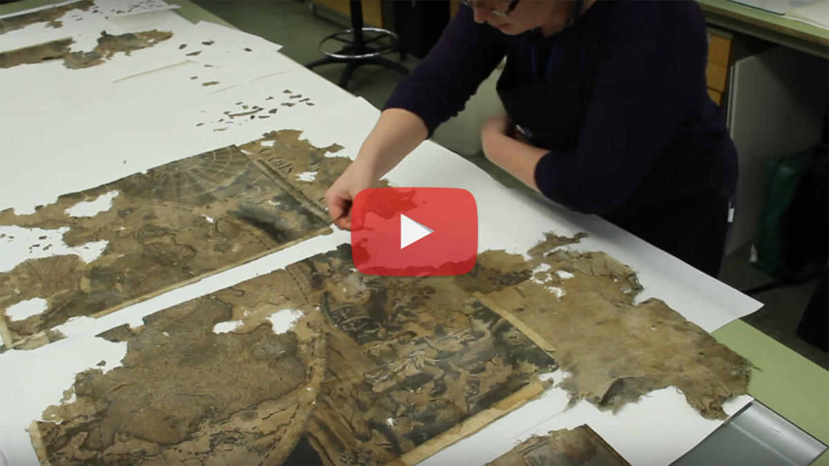 2016-12-08-fascinating-process-of-restoration-of-a-17th-century-map